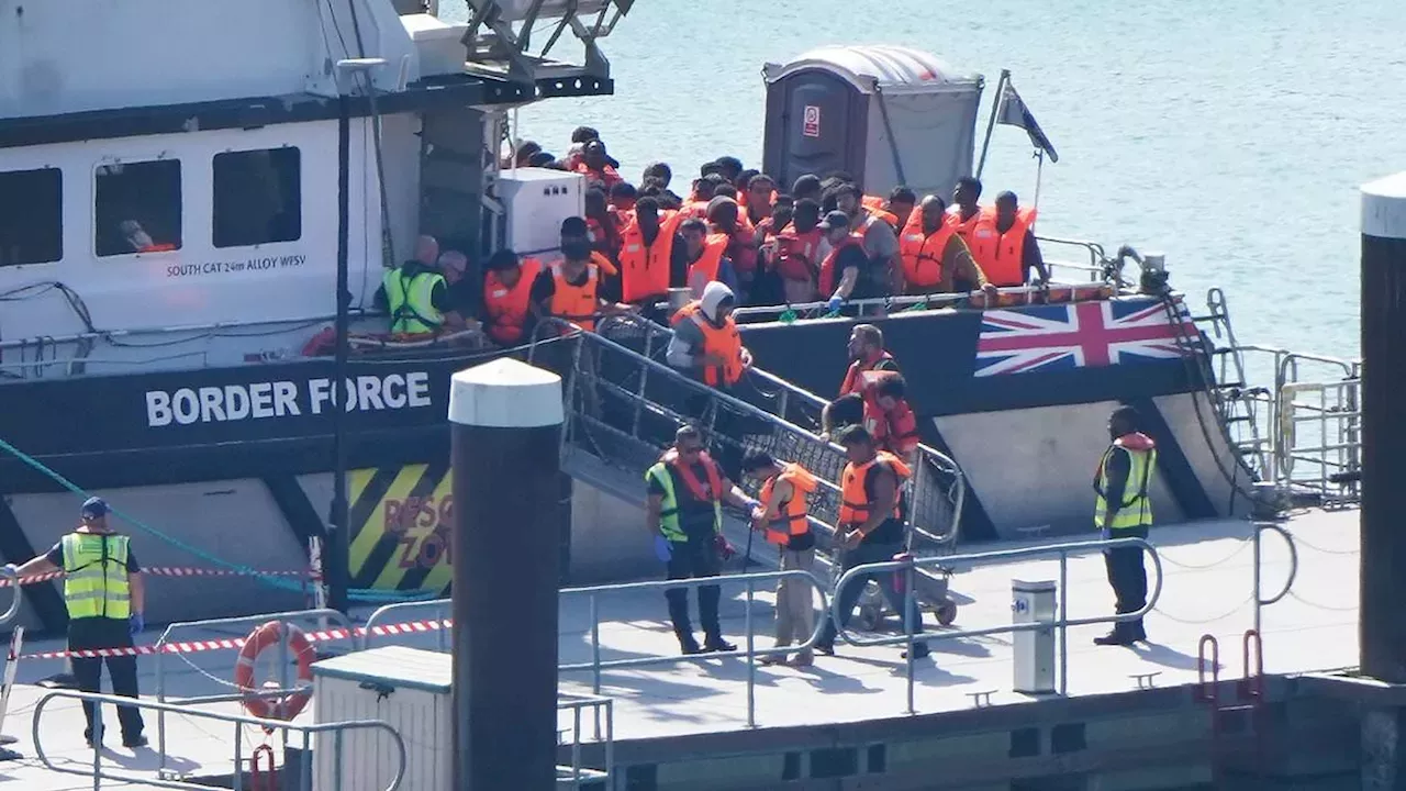 Russian Among Migrants in Unescorted Boat to UK, Sparks Security Fears