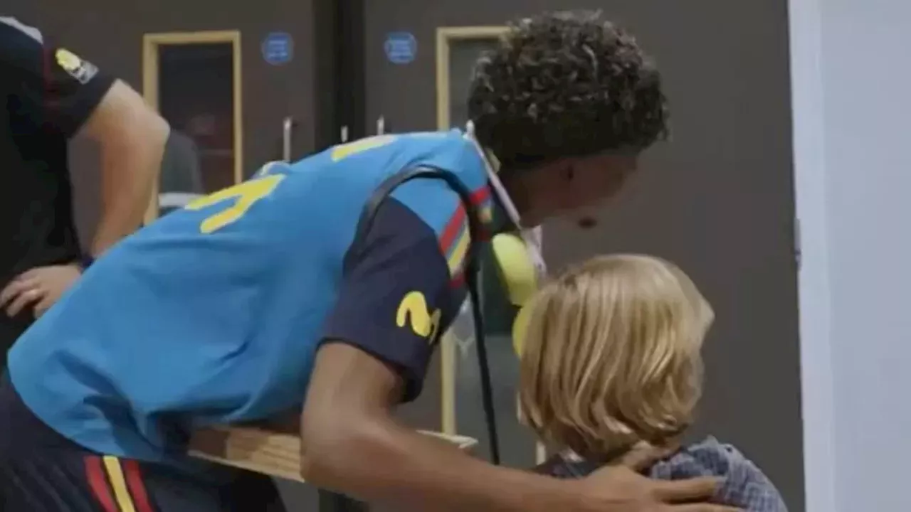 Lamine Yamal Poses With Declan Rice's Son After Spain Win