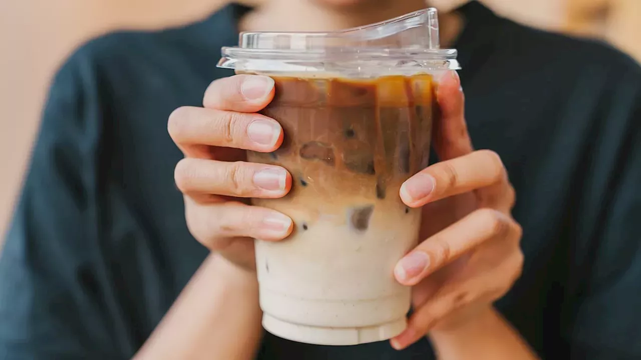Iced Coffee in Job Interviews Sparks Online Debate Over Professionalism
