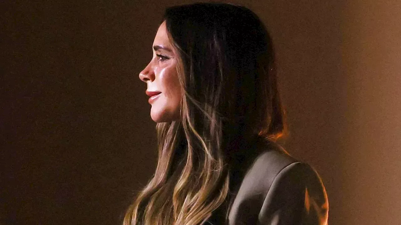 The Empty Seat at the Conciergerie: Victoria Beckham’s SS27 Show Amid Family Rift