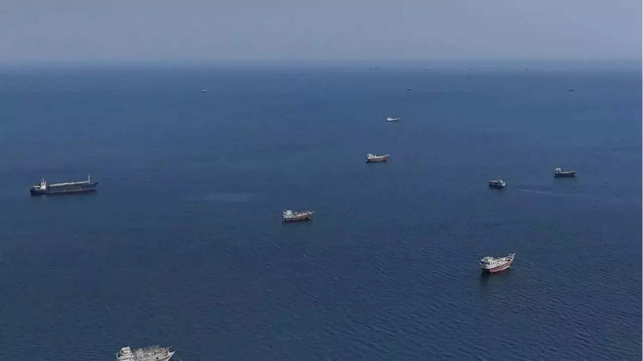 Middle East Oil Exports Defy Missile Strikes in the Strait of Hormuz