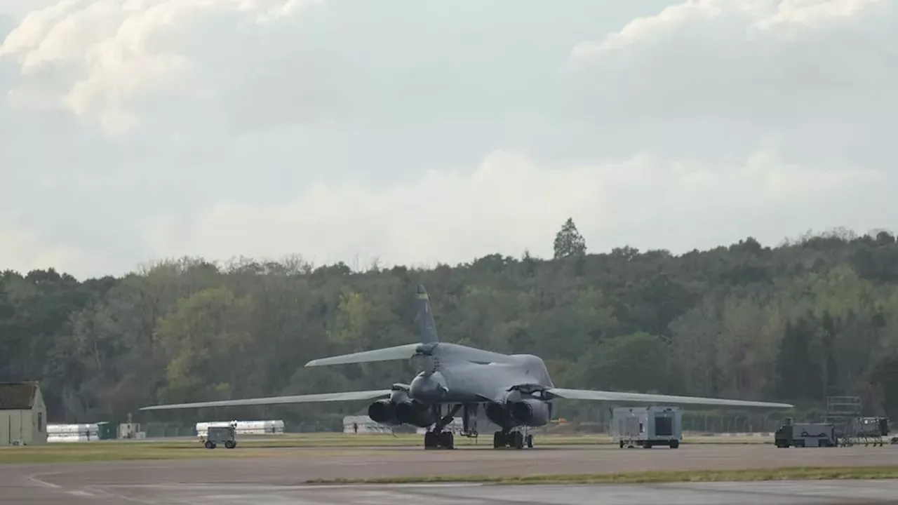 US Bomber Withdrawal from UK Base Signals Rising Iran Tensions