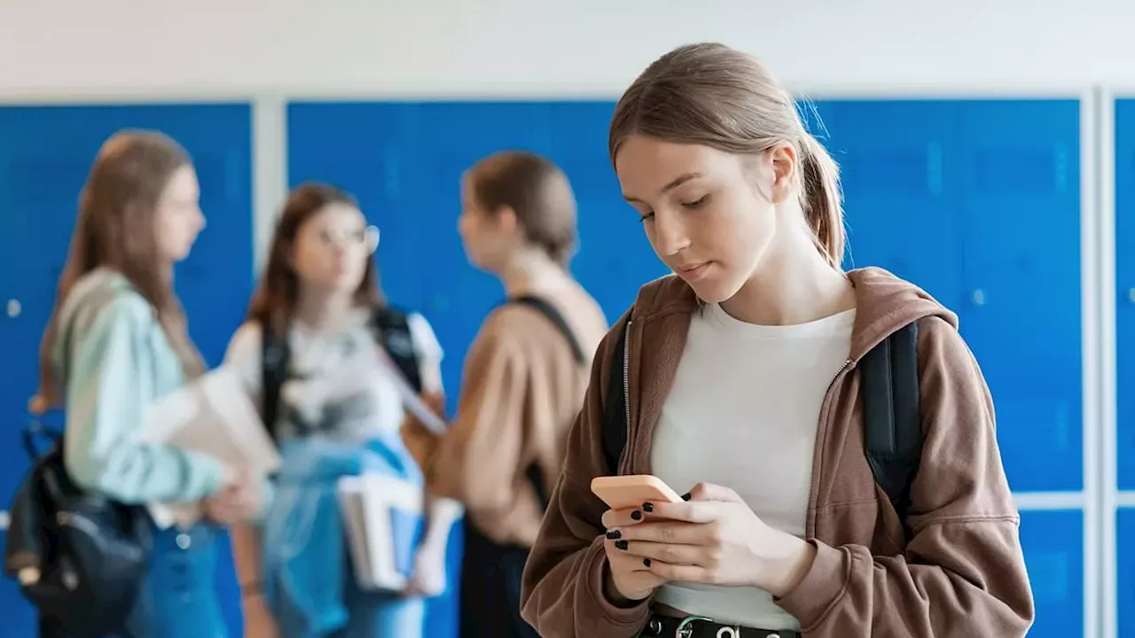 The Great Disconnect: How Blocking Smartphones is Driving English GCSE Gains