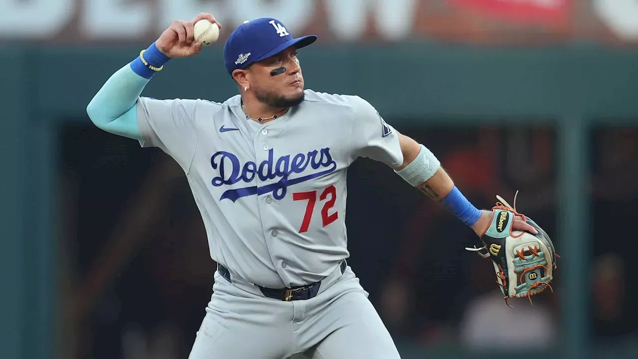 Dodgers Miguel Rojas Exits NLDS Game 3 With Lower Back Pain