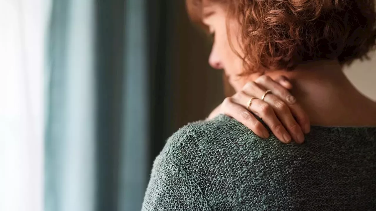 The "Zinging" Sensation: Why Neck Nerves Often Hide in the Shoulder