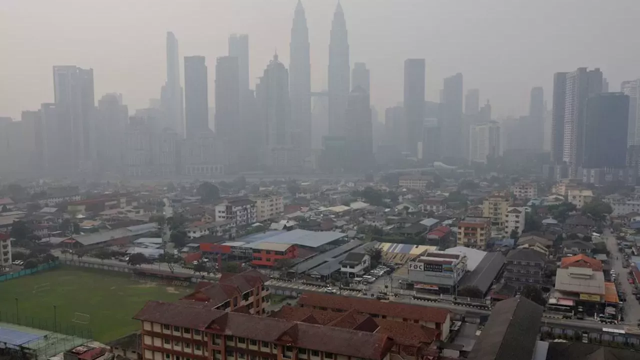Malaysia Shuts Schools as Indonesian Forest Fires Trigger Toxic Haze Crisis