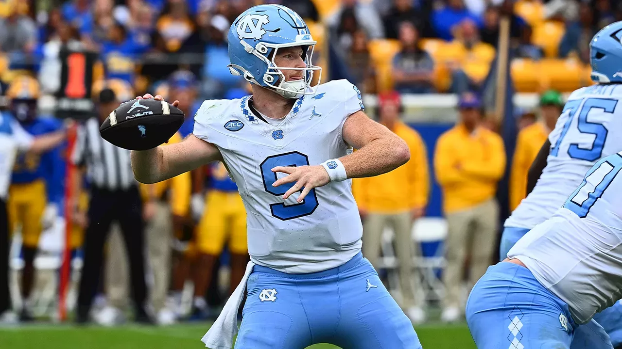 The Breakfast Buffet Blunder: Tom Hart’s Brutal Hot-Mic Critique of UNC’s Billy Edwards Jr.