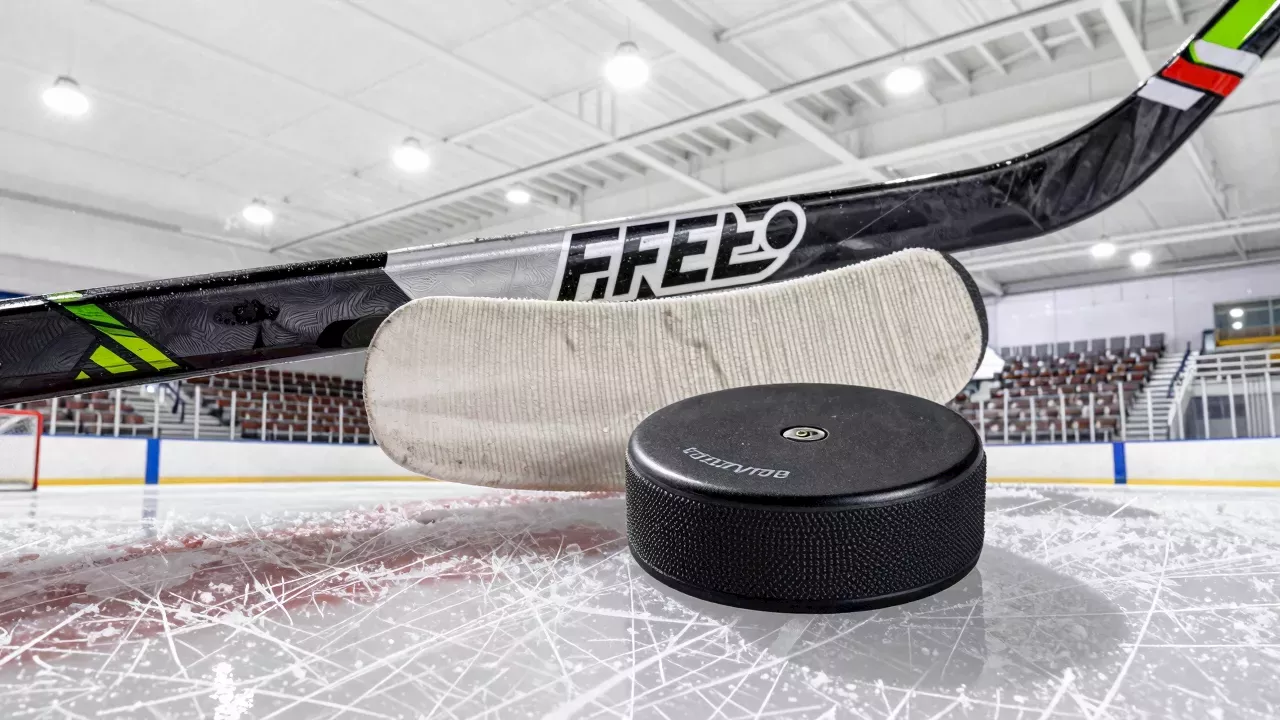Hurricanes Look to Extend Streak Against Bedard-less Blackhawks