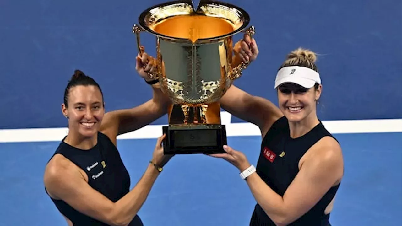 Zheng's Beijing Comeback and Dabrowski's Doubles Dominance