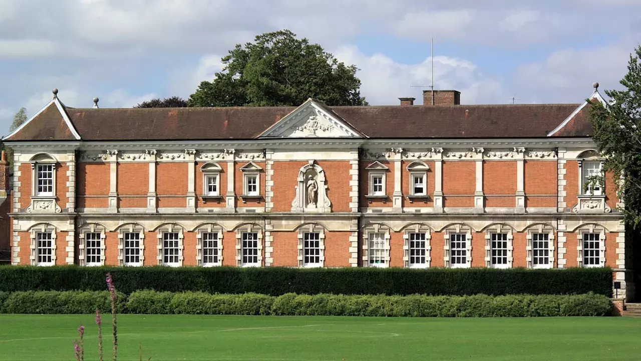 Winchester College Reinstates Pen and Paper Amid Laptop Distraction Concerns