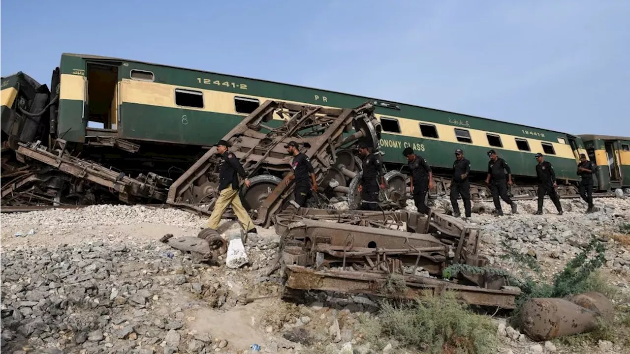 Pakistan Train Derailment Kills Five, Injures 30