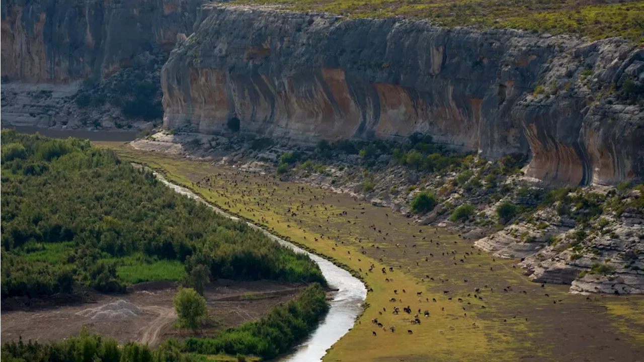 Texas Border Wall Faces Landowner Opposition Amid Federal Ad Cancellation