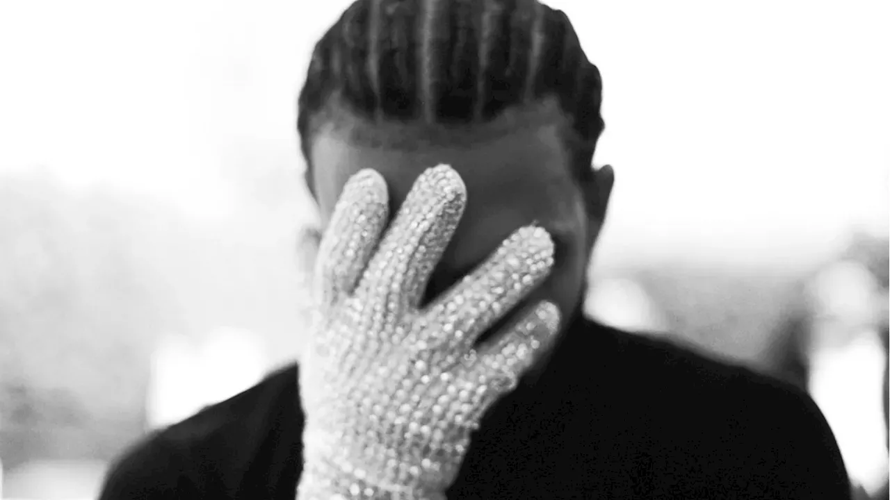 Drake Shatters Billboard Record with 18th R&B/Hip-Hop No. 1