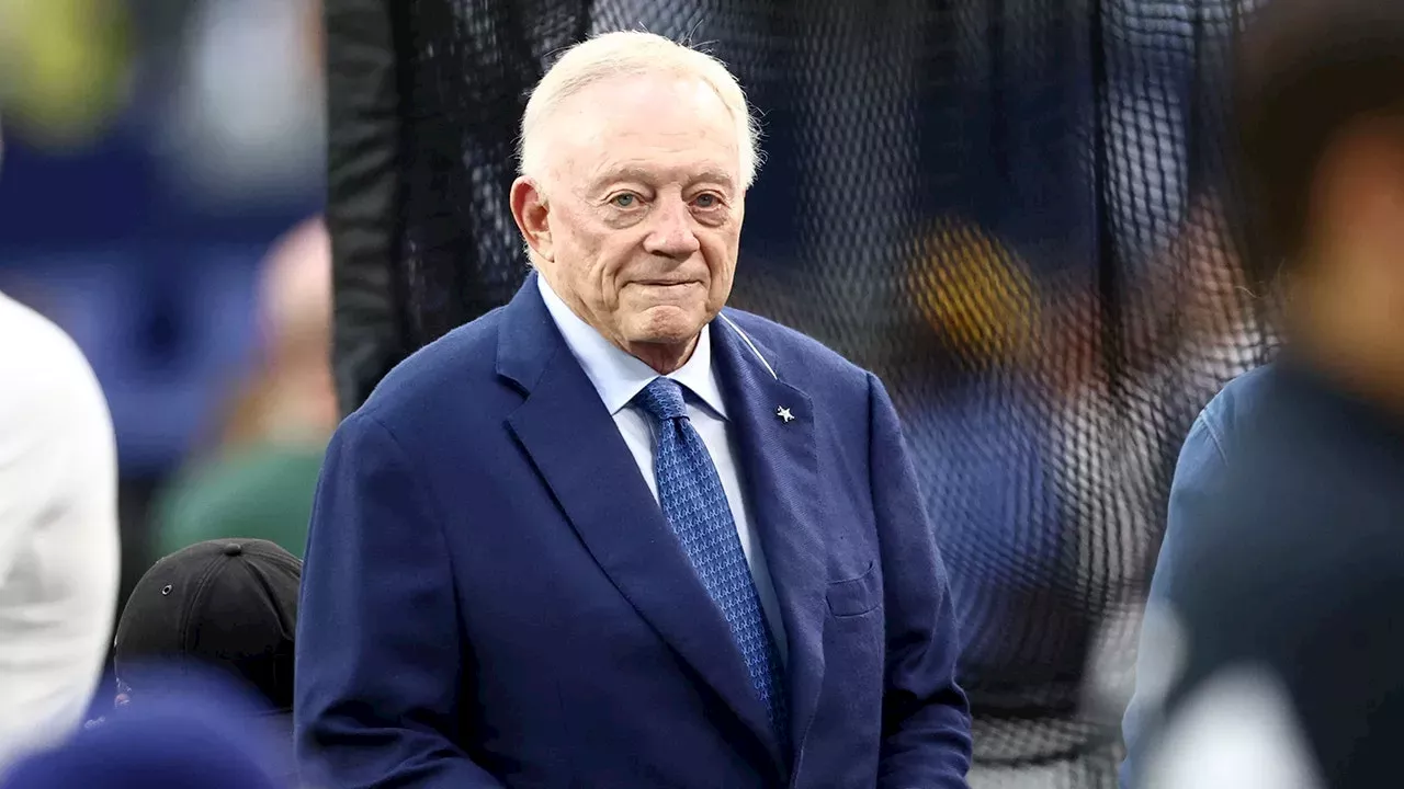 Jerry Jones Recalls Packers Fan Mooning His Car About 25 Years Ago