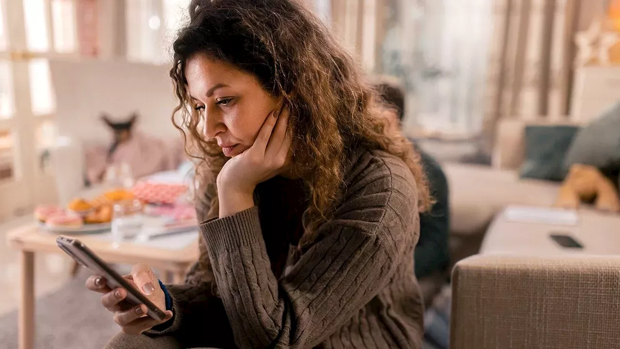 Your Name, Their Bait: The New Facebook Marketplace 'Conversation Lure'