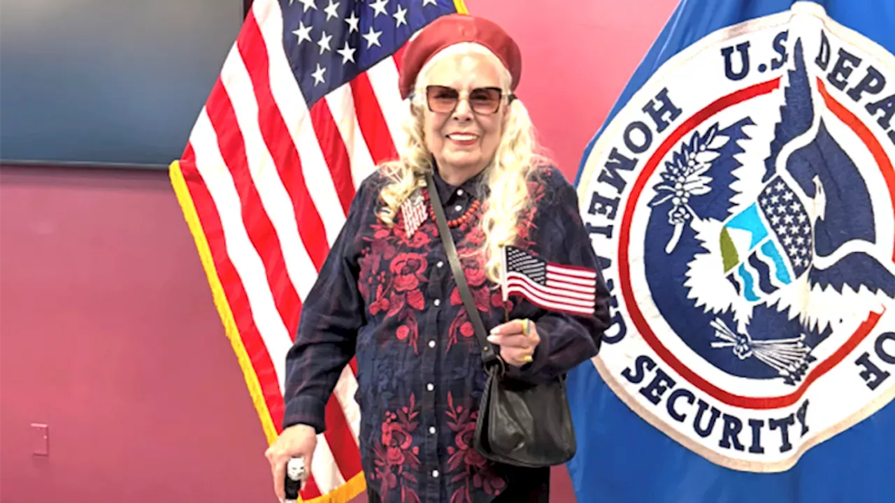 Joni Mitchell Becomes US Citizen After 62 Years: A Legacy Naturalized
