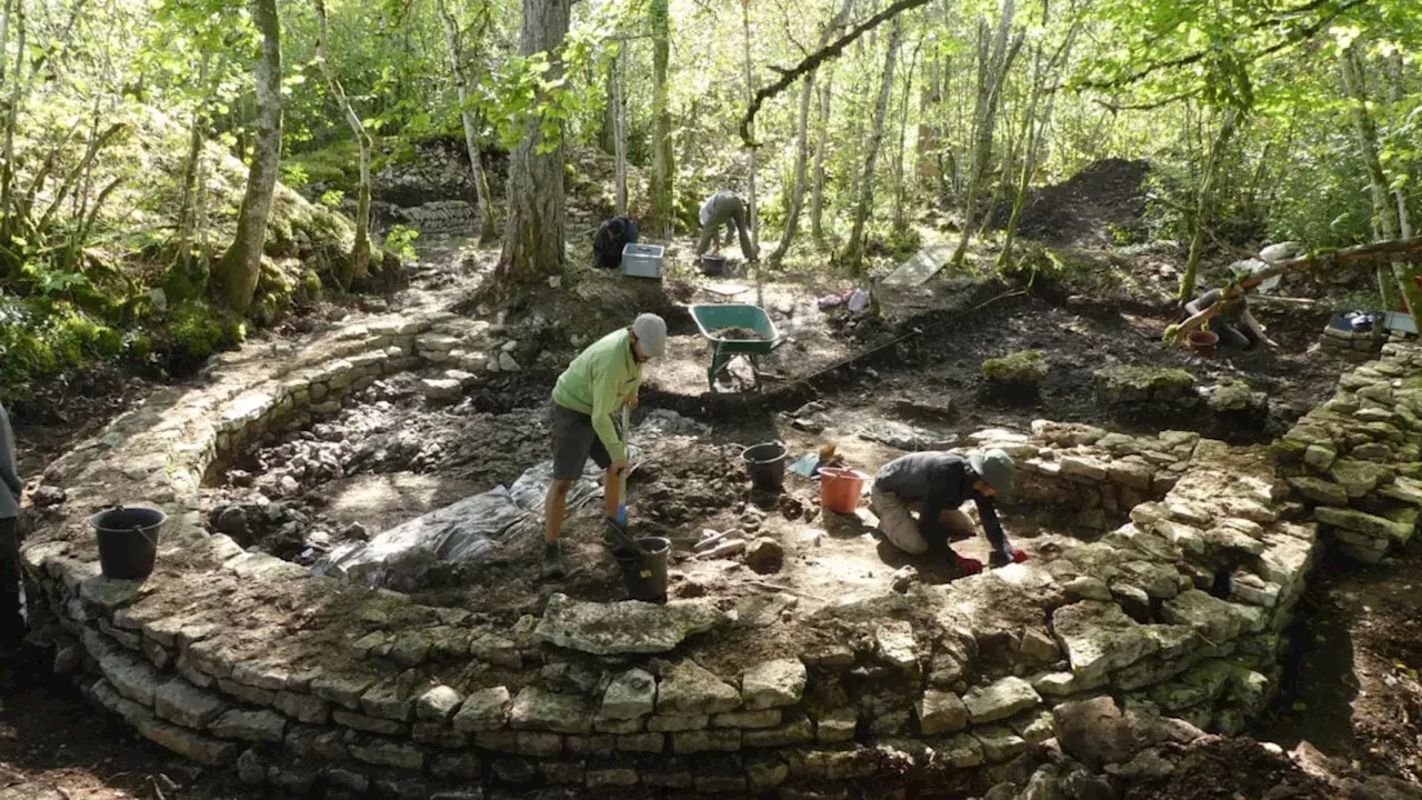Roman Luxury Persists: The 6th-Century Aristocratic Settlement at Mount Saint-Laurent