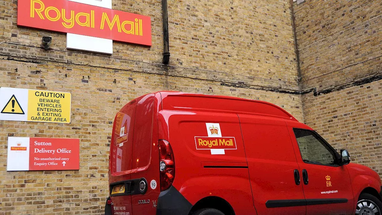 Royal Mail’s 400-Worker Weekly Exodus Threatens Christmas Deliveries