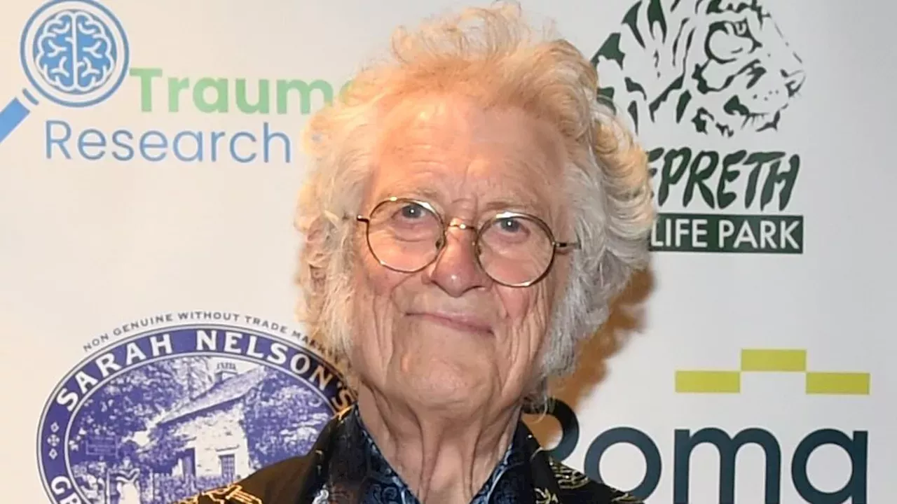 Noddy Holder’s Defiance: From a Six-Month Prognosis to the Manchester Spotlight