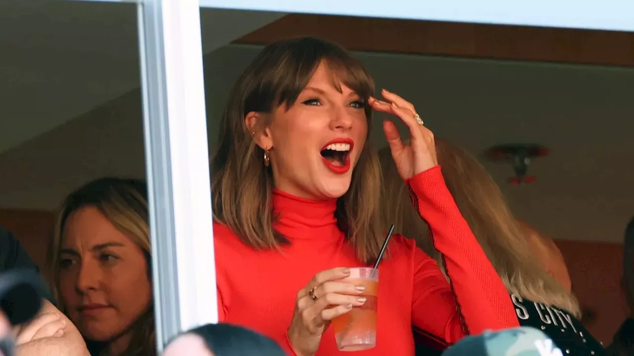 Taylor Swift’s Arrowhead Moment: Friendship Bracelets and Privacy Friction