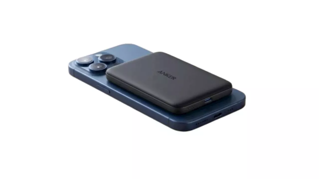 Slim 5,000mAh Magnetic Power Bank Hits Amazon with 15W Fast Charging