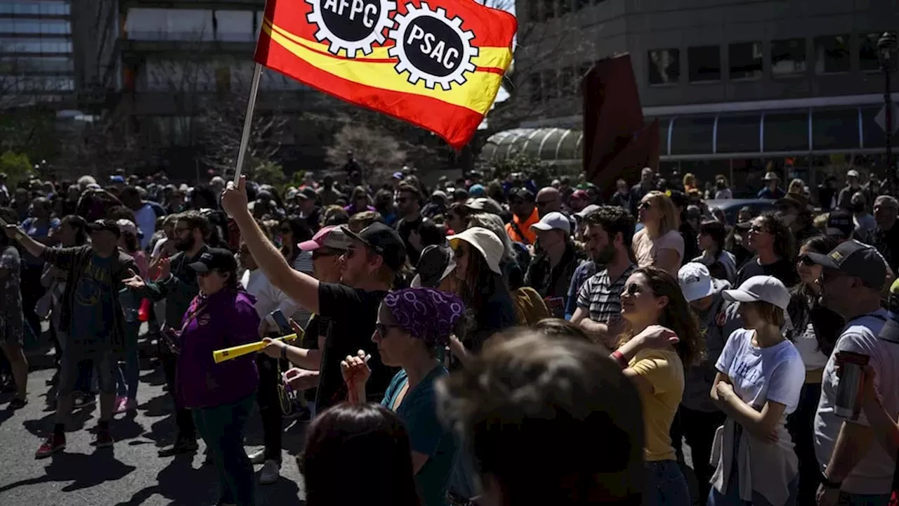 120,000 Federal Workers Head to Strike Vote as PSAC Tensions Rise