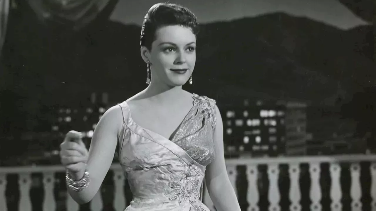 The Final Bow of 'Pretty Perky' Peggy King
