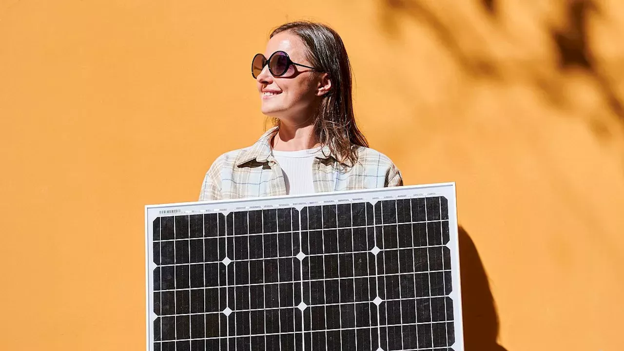 Plug‑in Solar Panels Surge in UK as Homeowners Seek Energy Savings