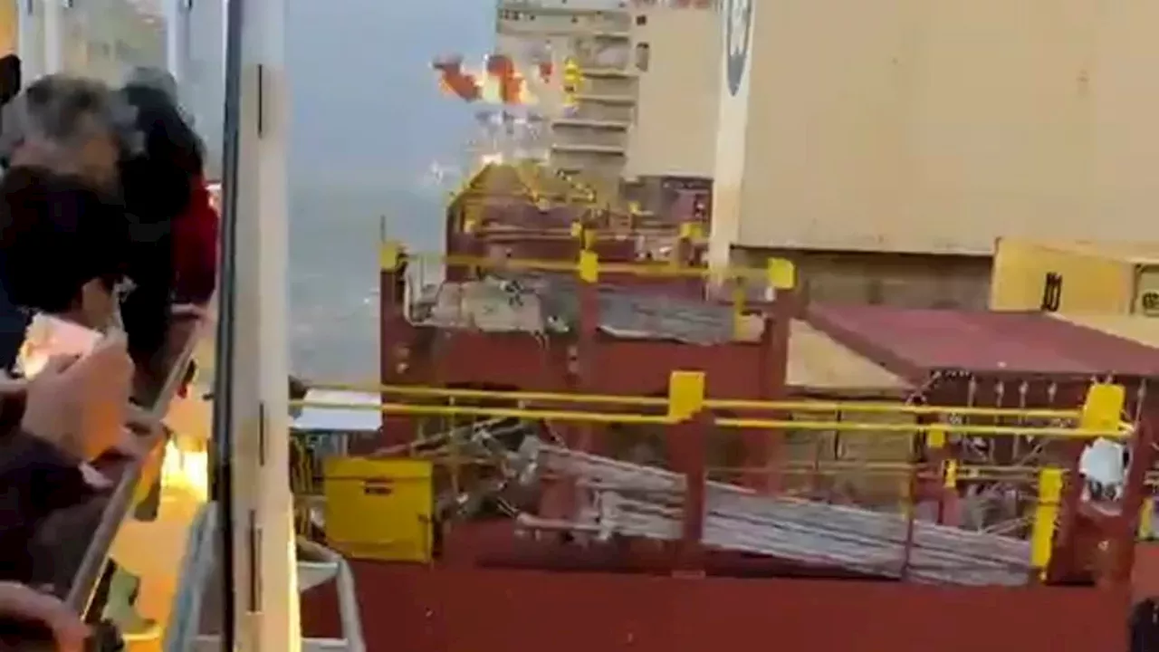 Storm Manja Forces Men Schiff 3 into Cargo Freighter in Bremerhaven