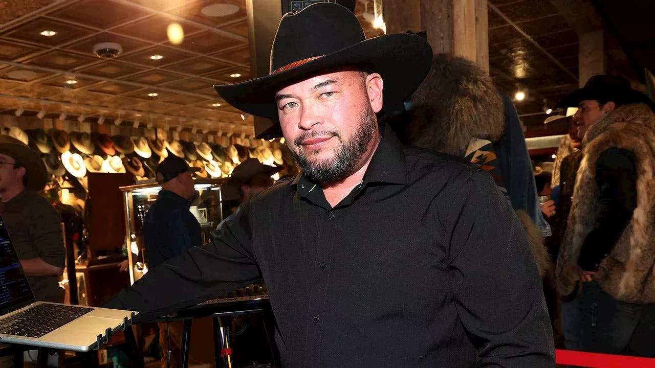 Jon Gosselin says he is perfect strangers with six of his children