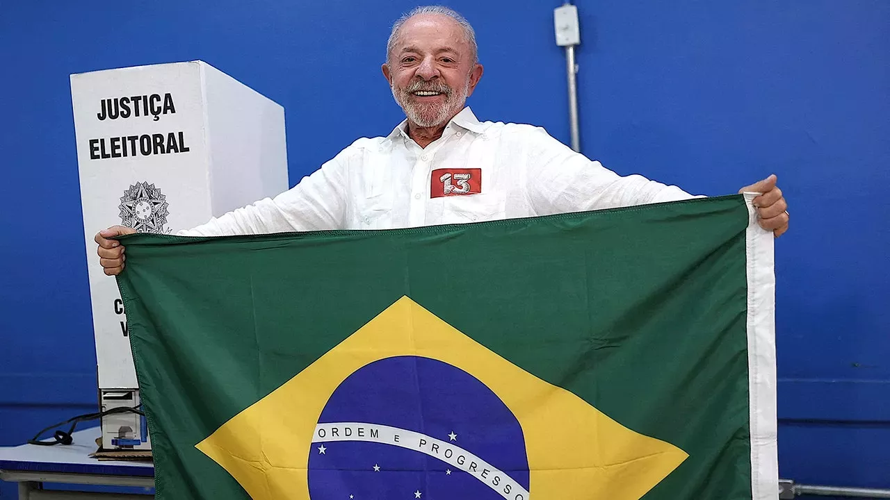 Lula Wins Fourth Term in Brazil as Supreme Court Extends Voting Hours