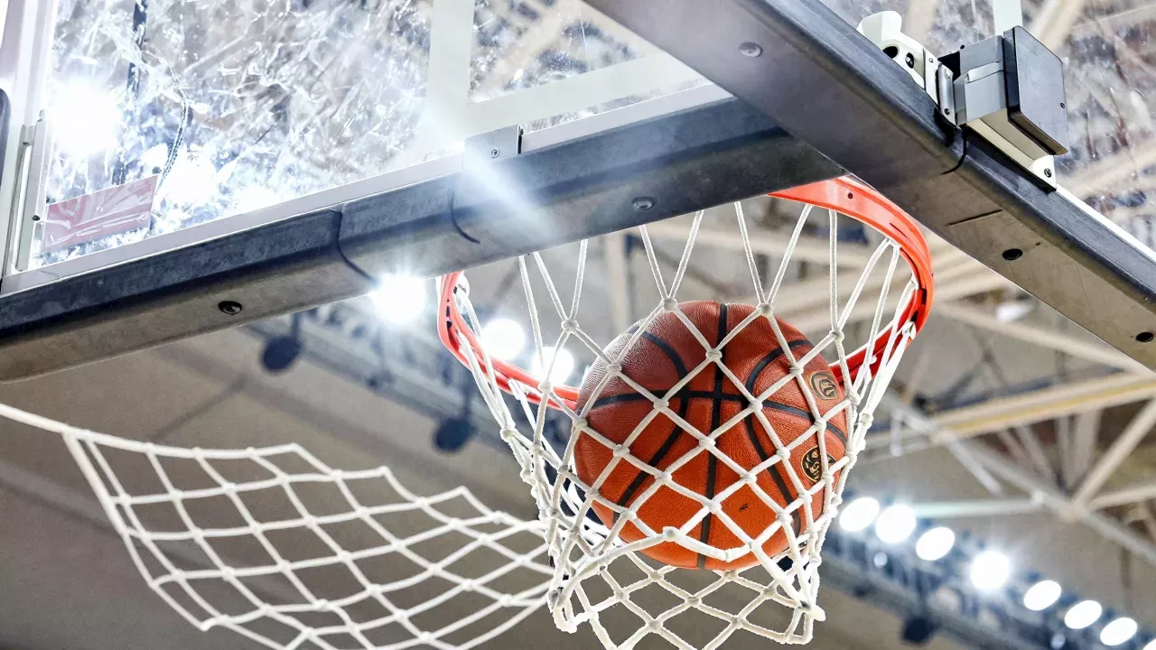 Edey's Interior Dominance Overcomes Ty Jerome's 38-Point Night in Grizzlies Win