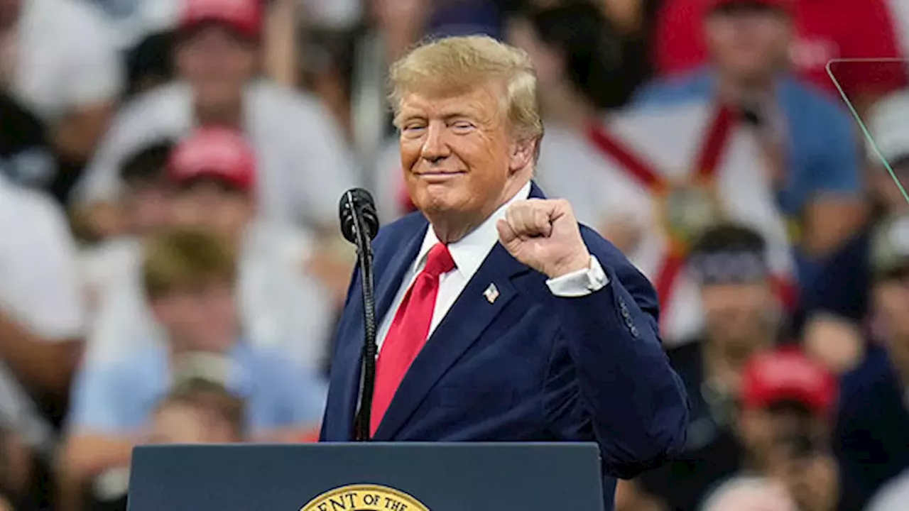The Rally vs. The Icon: Trump and Obama's High-Stakes 2026 Midterm Duel