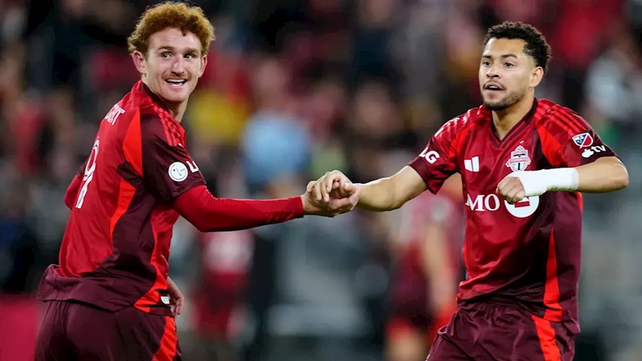 Sargent scores in 86th minute as Toronto FC beats D.C. United 2-1