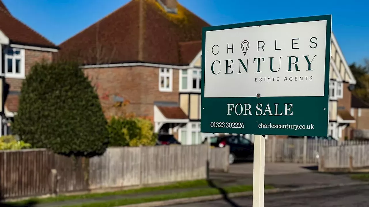UK House Prices Slow to Slim Growth as Energy Costs and Rate Hikes Disincentivise Buyers